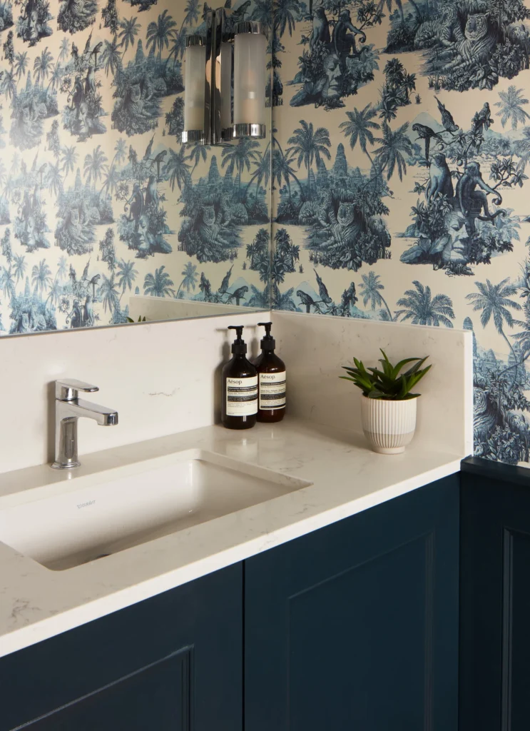 Eclectic residence - Cloakroom Eclectic residence - Cloakroom