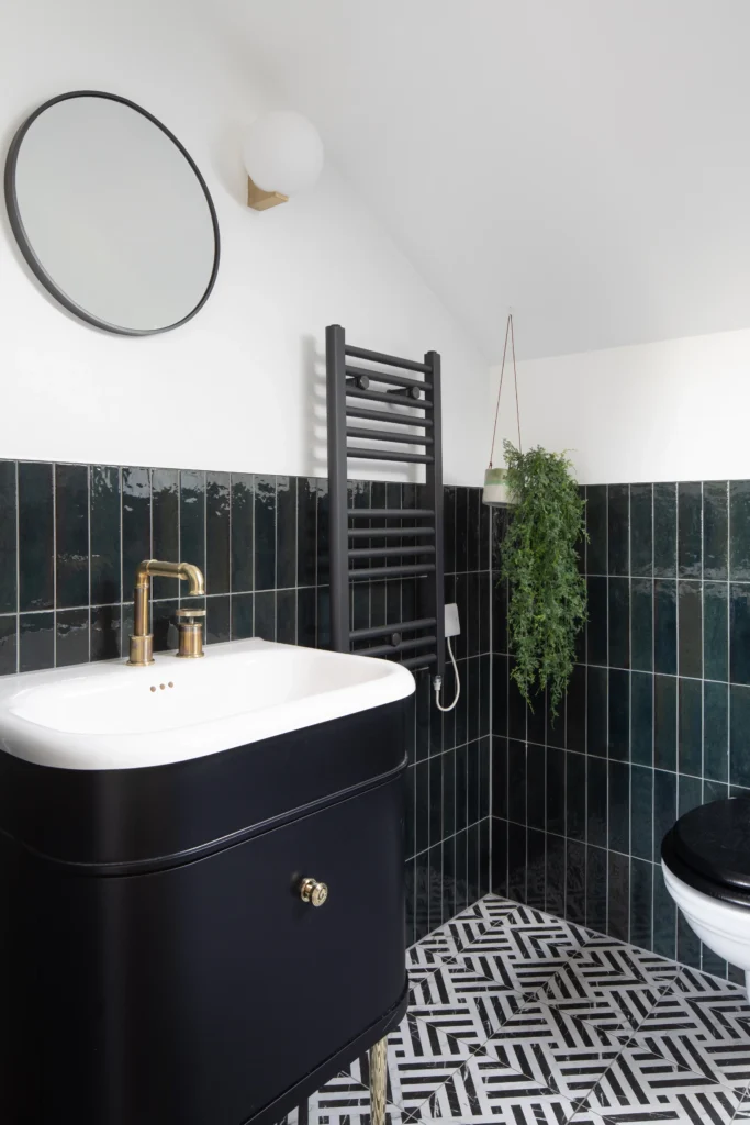 Talbot Rd-14 © Agnese Sanvito Fish Scale Extension - Bathroom